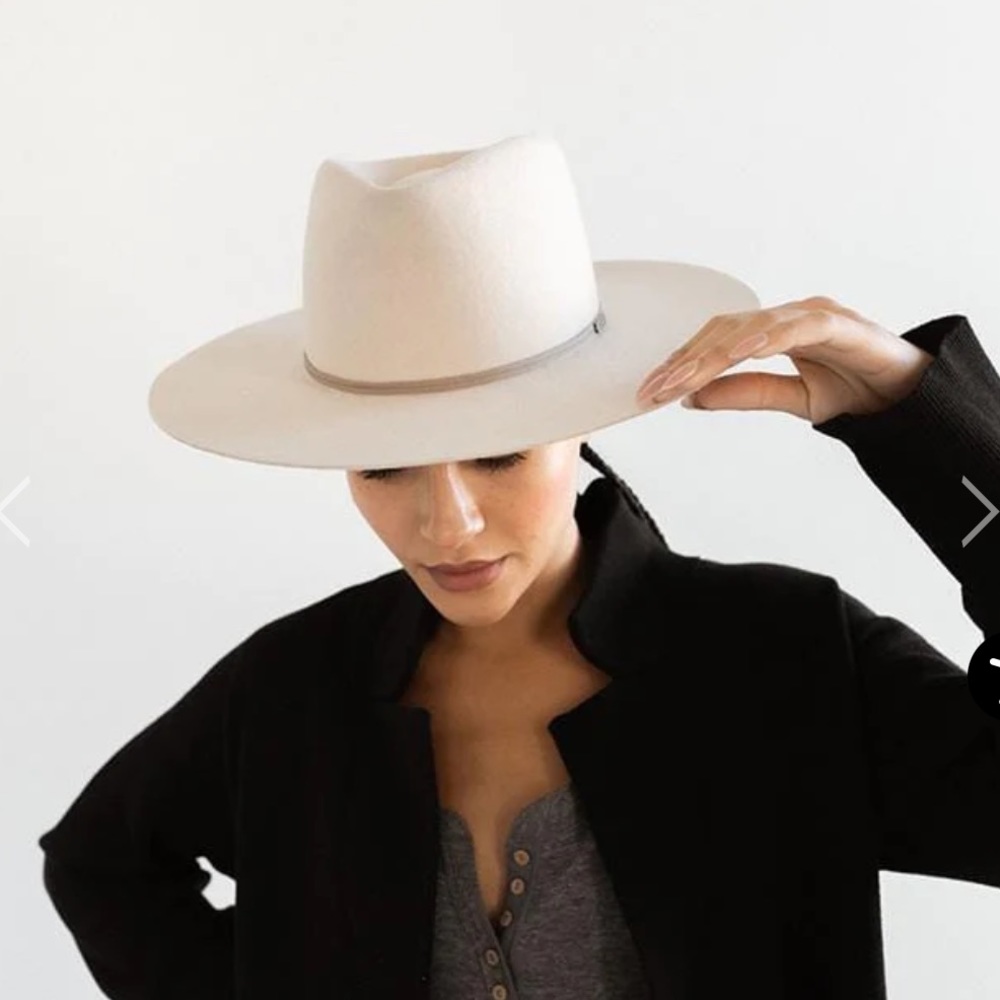 Dakota Triangle Crown - Cream